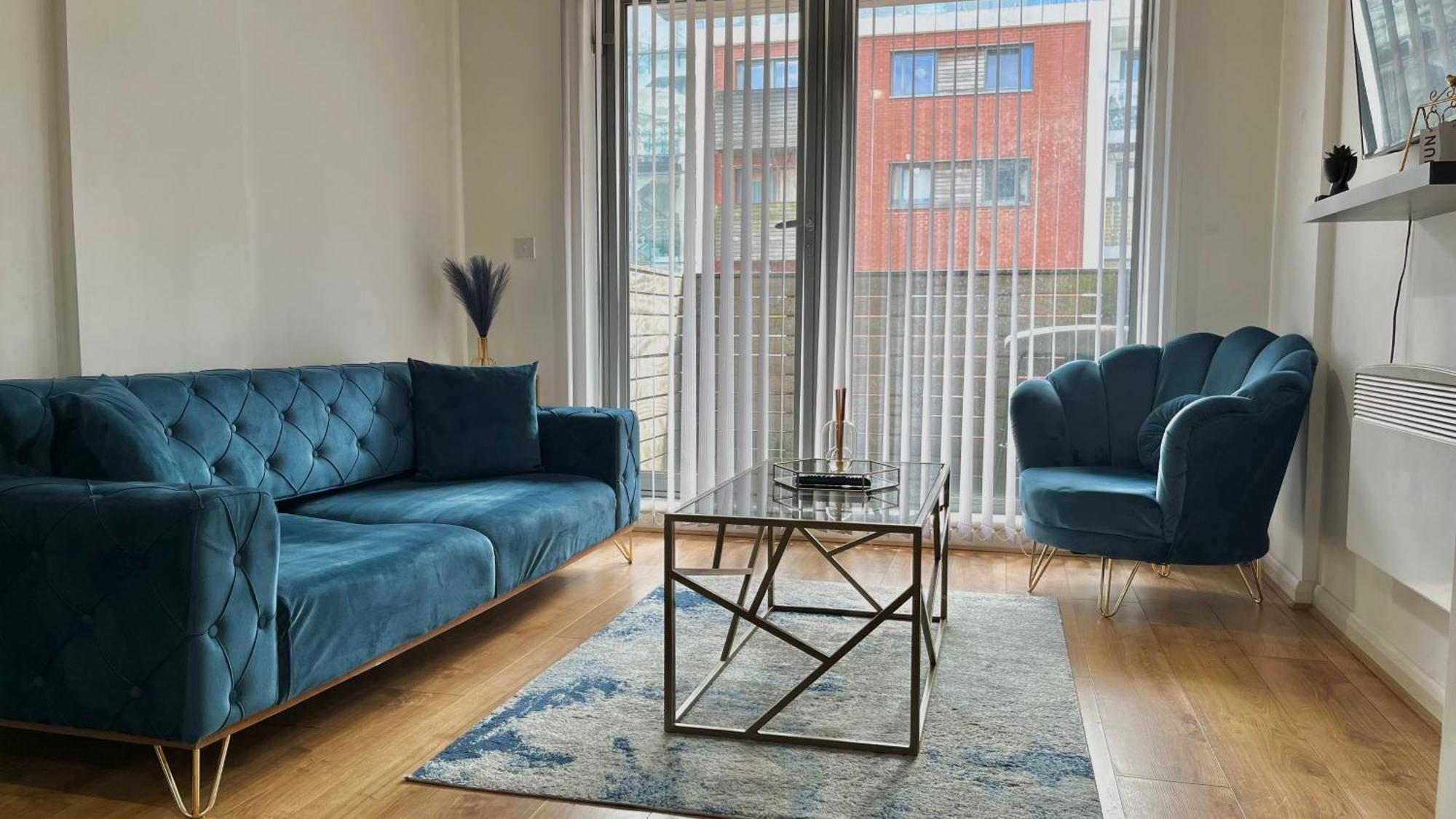 Apartment Centre 1 Bedroom Cozy - With Balcony *